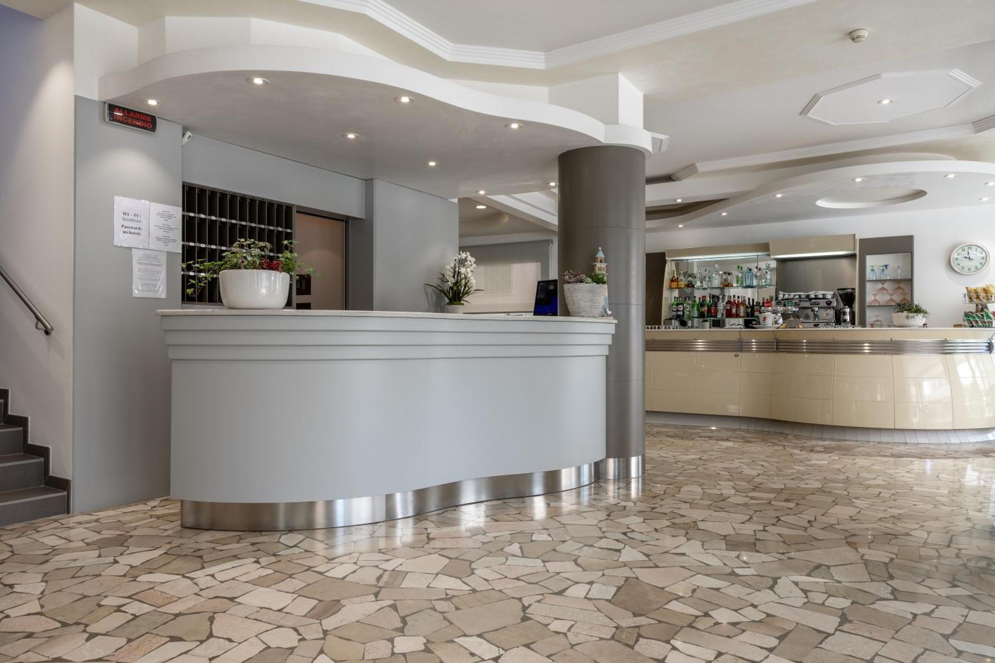 Hotel Bristol Caorle Luaran gambar